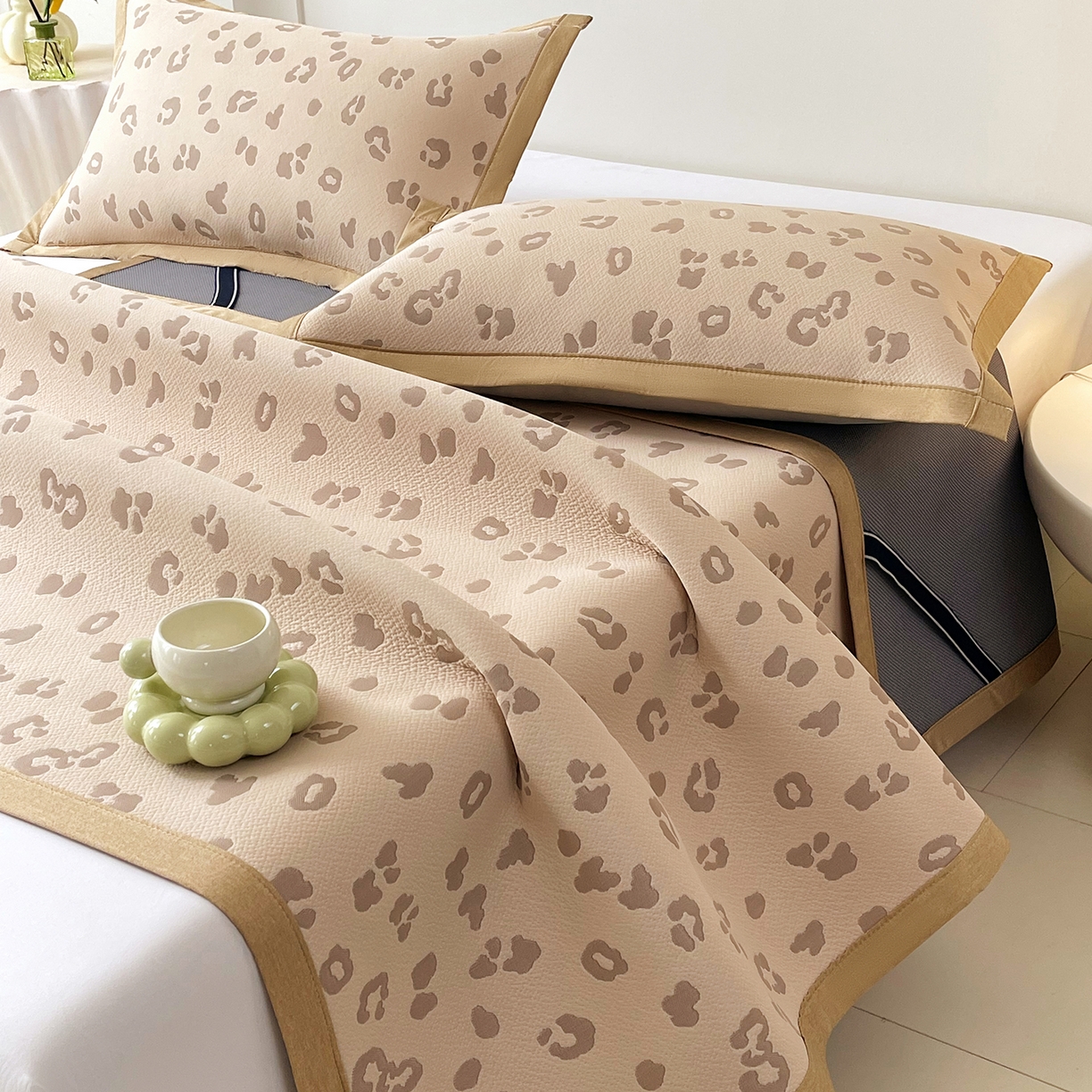 91家纺网 家纺一手货源 找家纺 莱米家纺 2026新款复合冰豆豆凉席席子凉席-豹纹 豹纹—深咖