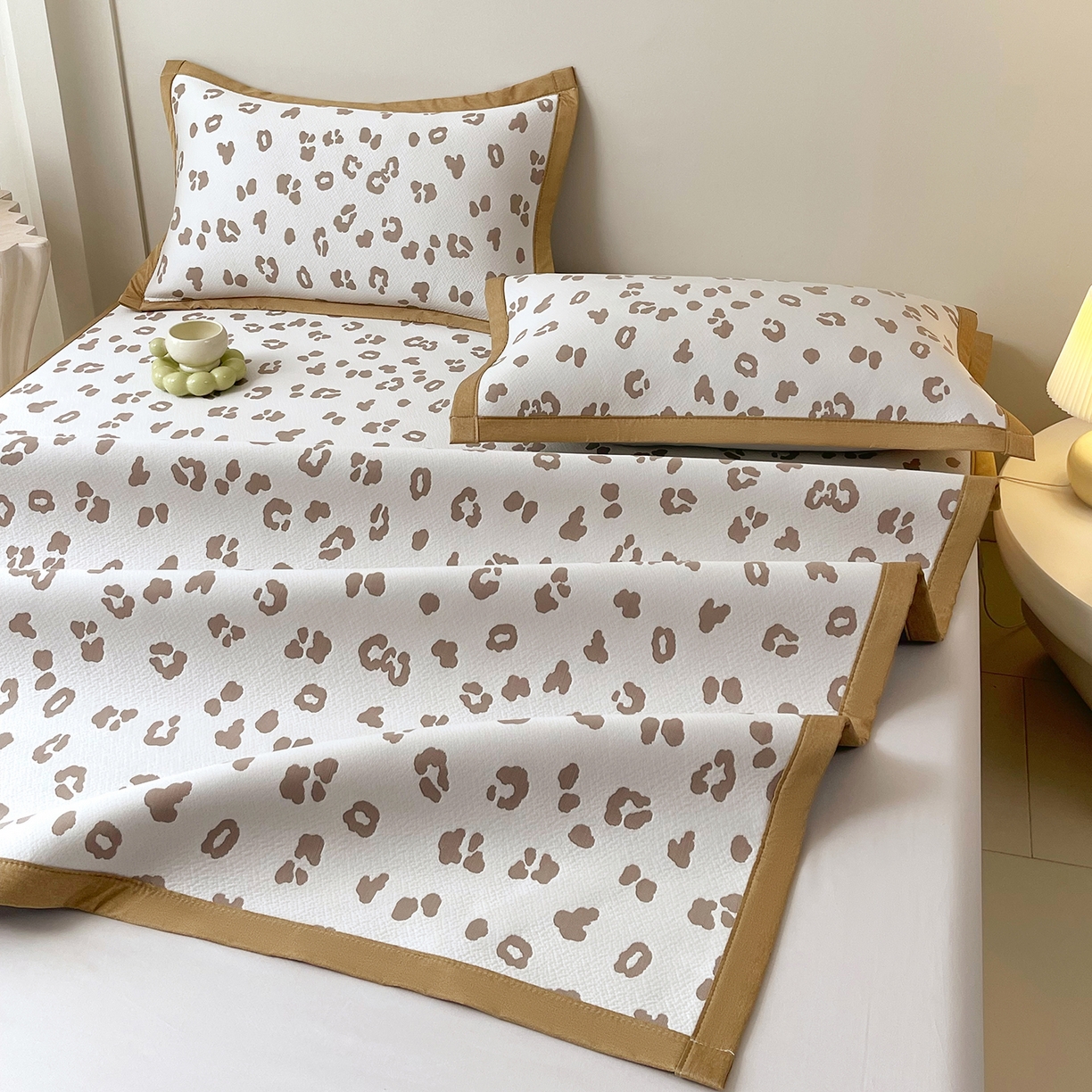 91家纺网 家纺一手货源 找家纺 莱米家纺 2026新款复合冰豆豆凉席席子凉席-豹纹 豹纹—白咖