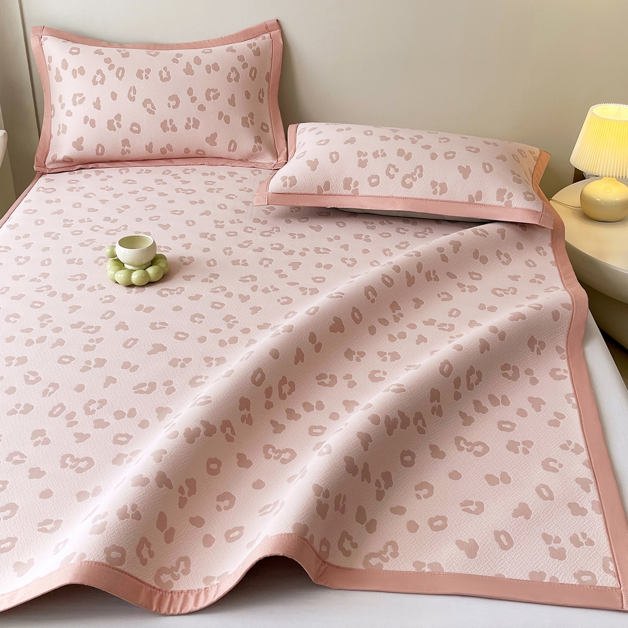 91家纺网 家纺一手货源 找家纺 莱米家纺 2026新款复合冰豆豆凉席席子凉席-豹纹 豹纹—蜜桃粉