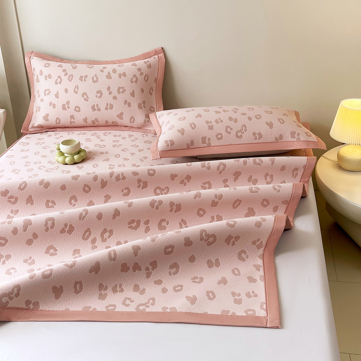 91家纺网 家纺一手货源 找家纺 莱米家纺 2026新款复合冰豆豆凉席席子凉席-豹纹 豹纹—蜜桃粉