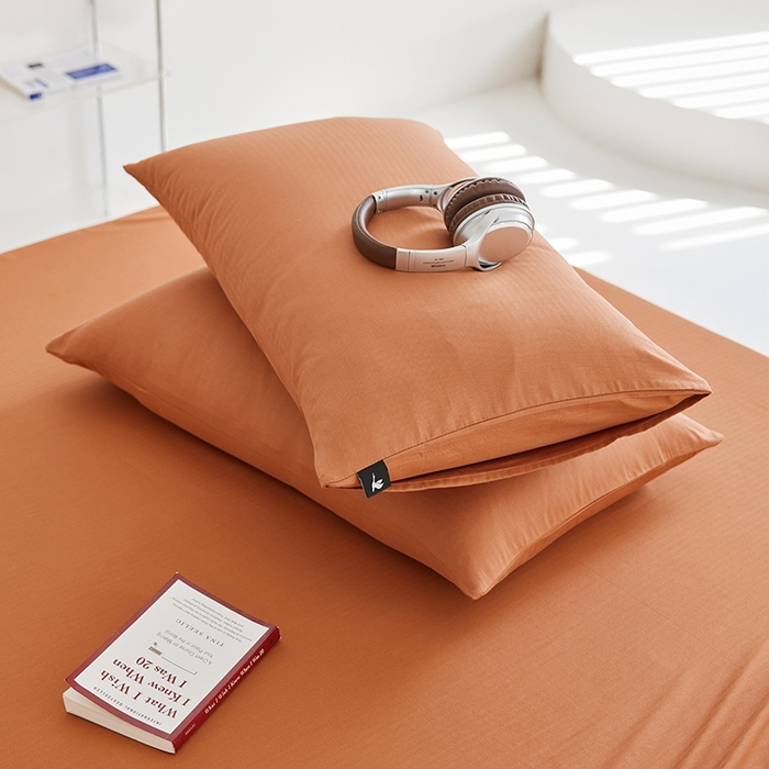 91家纺网 家纺一手货源 找家纺 2026新款A类40S全棉糯感大雁纹提花单品枕套 焦糖