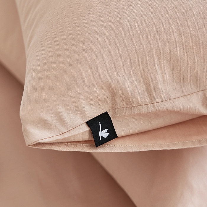 91家纺网 家纺一手货源 找家纺 2026新款A类40S全棉糯感大雁纹提花单品枕套 可可灰