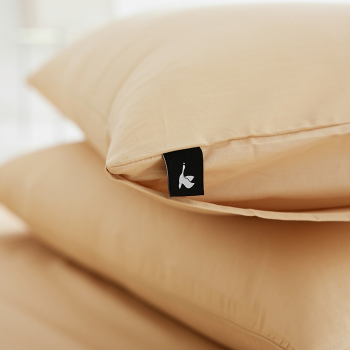 91家纺网 家纺一手货源 找家纺 2026新款A类40S全棉糯感大雁纹提花单品枕套 奶茶