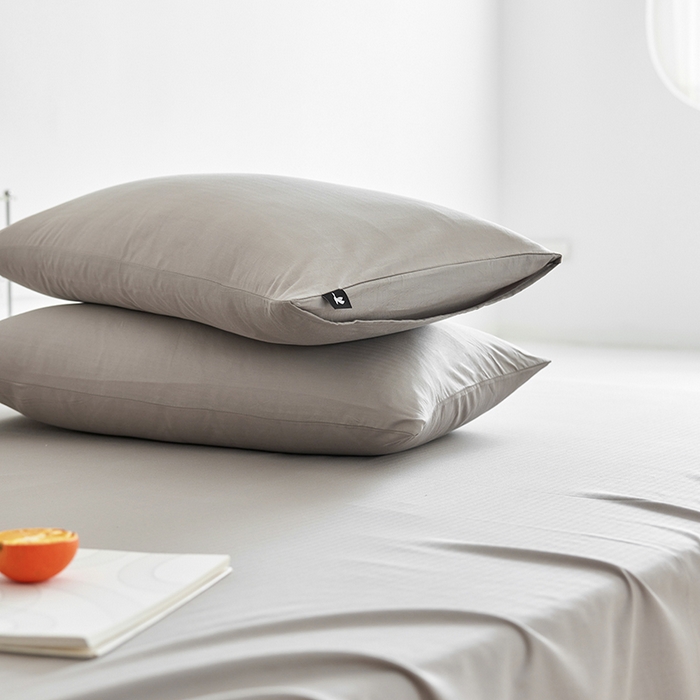 91家纺网 家纺一手货源 找家纺 2026新款A类40S全棉糯感大雁纹提花单品枕套 浅灰