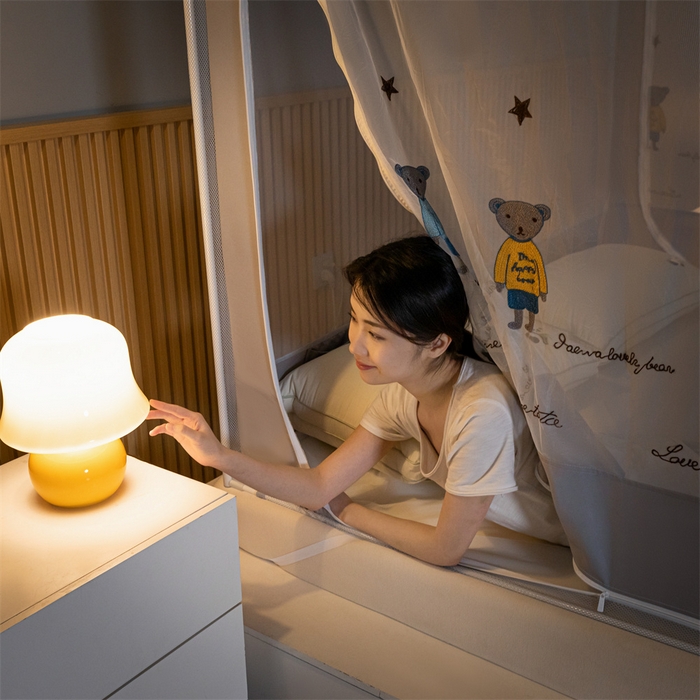 91家纺网 家纺一手货源 找家纺 飞轮海蚊帐 2026春夏新款卡通毛巾绣坐床蚊帐-Z79刺绣款 布偶小熊