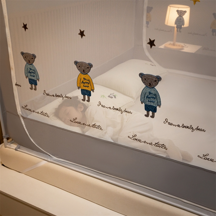 91家纺网 家纺一手货源 找家纺 飞轮海蚊帐 2026春夏新款卡通毛巾绣坐床蚊帐-Z79刺绣款 布偶小熊