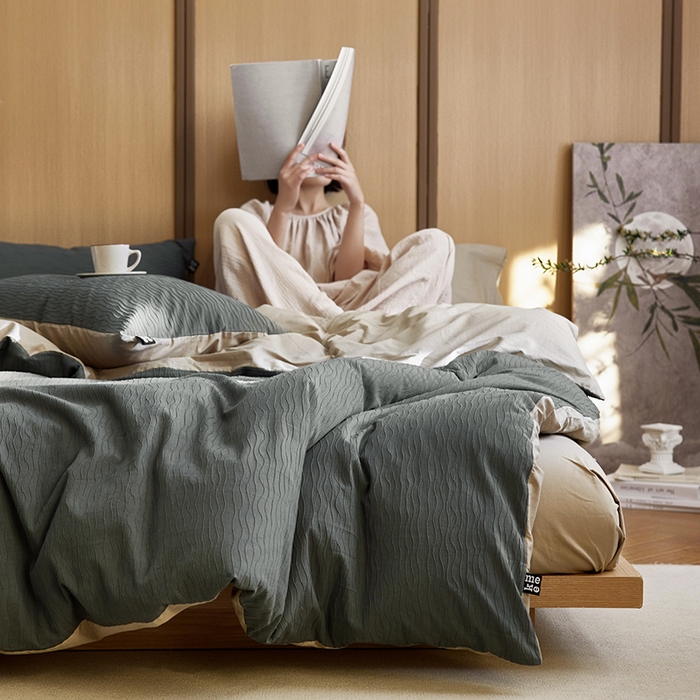 91家纺网 家纺一手货源 找家纺 （总）沐珩家纺 2026新款全棉波纹纱提花四件套-原木风