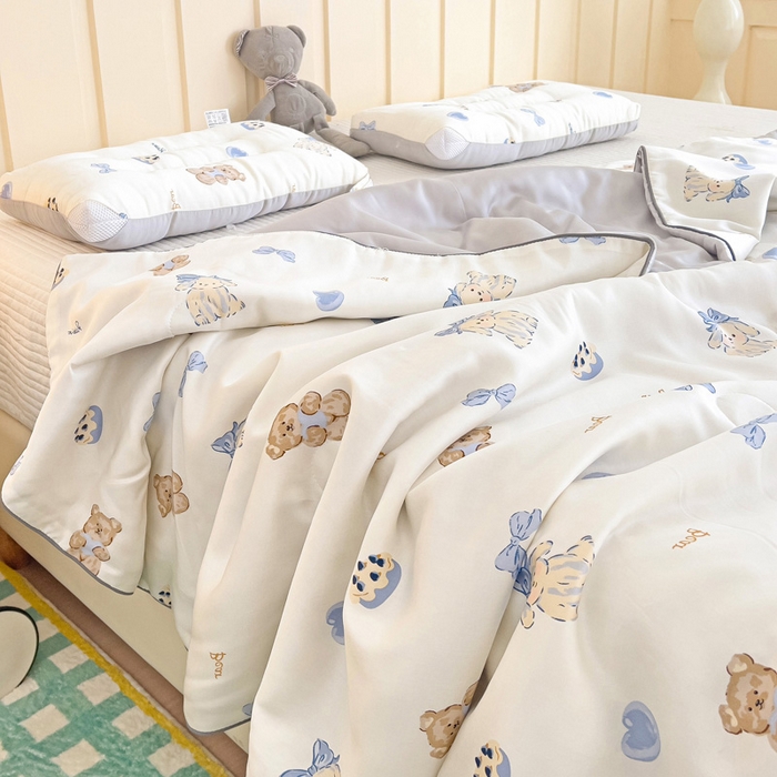 91家纺网 家纺一手货源 找家纺 十九色 2026春夏新款50莱赛尔卡通印花儿童夏被夏凉被空调被 蓝莓蛋糕