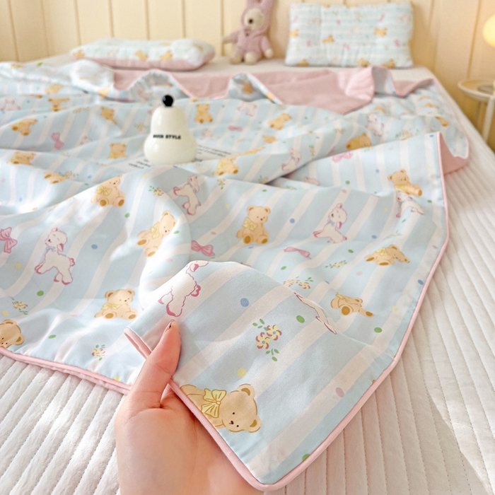 91家纺网 家纺一手货源 找家纺 十九色 2026春夏新款50莱赛尔卡通印花儿童夏被夏凉被空调被 领结熊