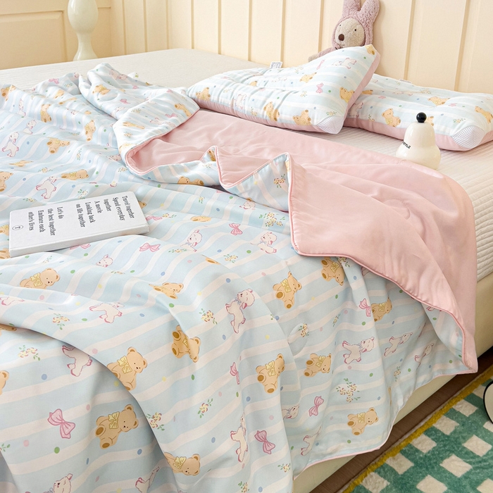 91家纺网 家纺一手货源 找家纺 十九色 2026春夏新款50莱赛尔卡通印花儿童夏被夏凉被空调被 领结熊