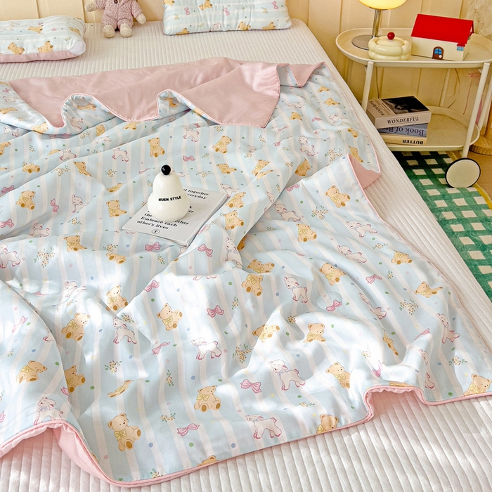 91家纺网 家纺一手货源 找家纺 十九色 2026春夏新款50莱赛尔卡通印花儿童夏被夏凉被空调被 领结熊