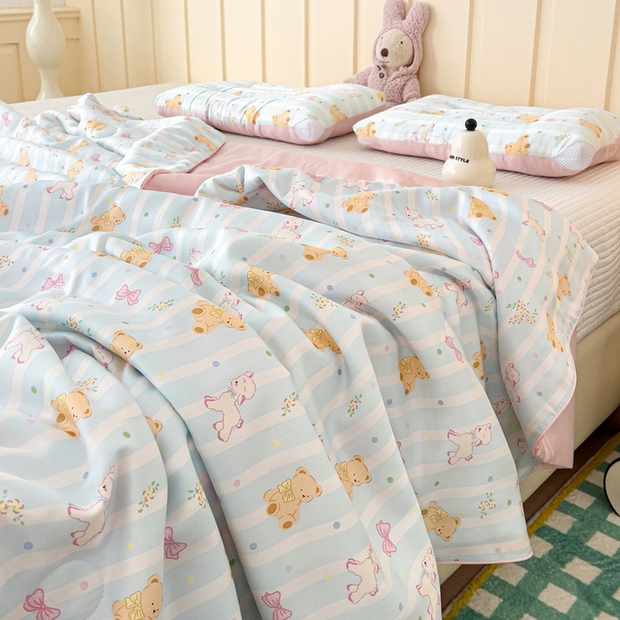 91家纺网 家纺一手货源 找家纺 十九色 2026春夏新款50莱赛尔卡通印花儿童夏被夏凉被空调被 领结熊