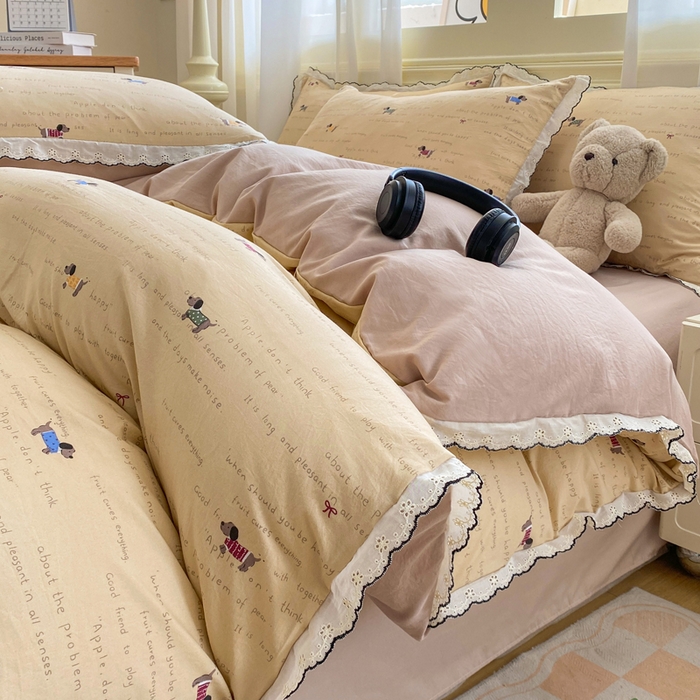 91家纺网 家纺一手货源 找家纺 豫见家纺 2026新款A类仿棉云感纱花边四件套 狗狗家族