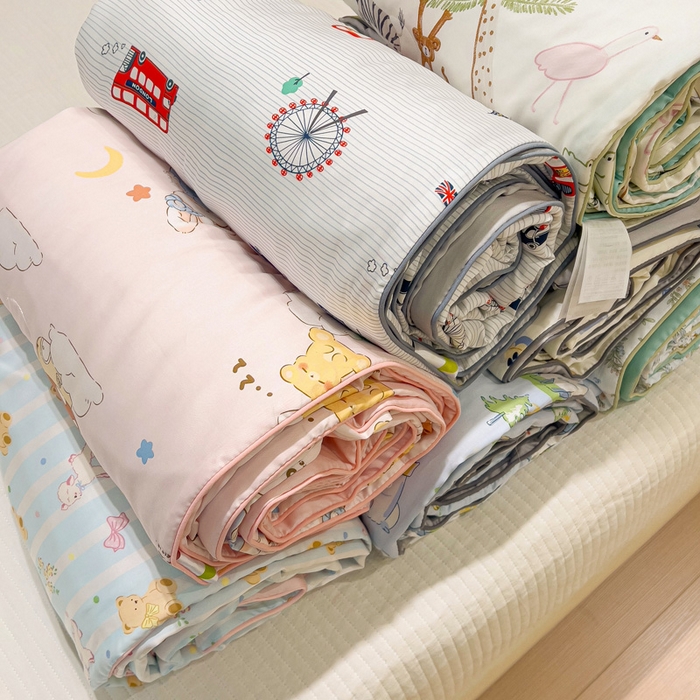 91家纺网 家纺一手货源 找家纺 十九色 2026春夏新款50莱赛尔卡通印花儿童夏被夏凉被空调被 组合图仅供展示不可下单
