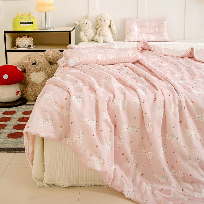 91家纺网 家纺一手货源 找家纺 十九色 2026春夏新款50莱赛尔卡通印花儿童夏被夏凉被空调被 星花小马