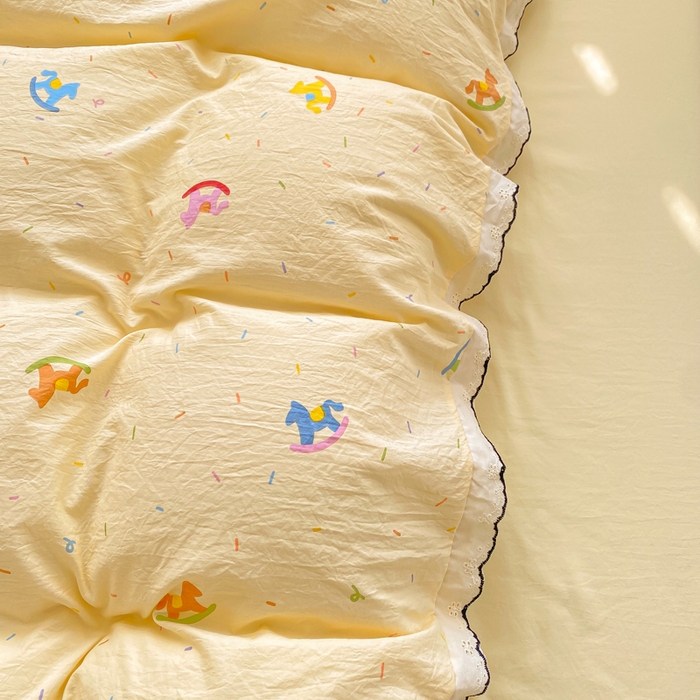 91家纺网 家纺一手货源 找家纺 豫见家纺 2026新款A类仿棉云感纱花边四件套 浪漫花叙