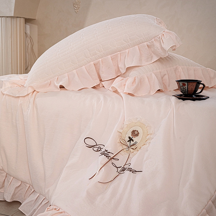 91家纺网 家纺一手货源 找家纺 红夫人 2026新款春夏韩版床盖款多功能夏被床盖四件套--粉黛 粉黛-浅粉