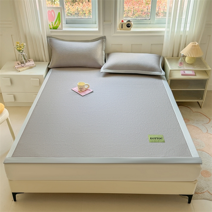 91家纺网 家纺一手货源 找家纺 （总）雯豆家纺 2026春夏新款凉感丝豆豆凉席席子三件套冰丝软席三明治款平铺席子