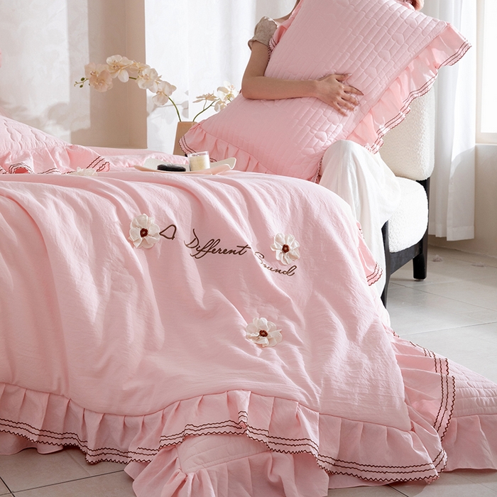 91家纺网 家纺一手货源 找家纺 （总）红夫人 2026新款春夏韩版床盖款多功能夏被床盖四件套--花絮