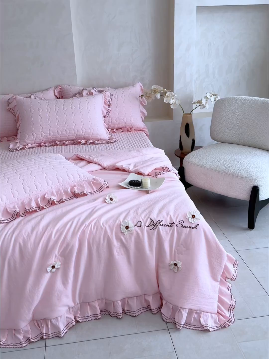 91家纺网 家纺一手货源 找家纺 （总）红夫人 2026新款春夏韩版床盖款多功能夏被床盖四件套--花絮