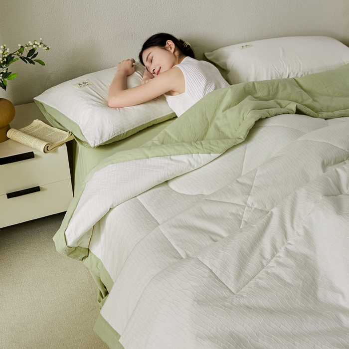 91家纺网 家纺一手货源 找家纺 恋人优选 2026新款波纹纱全棉提花夏被空调被 月牙白