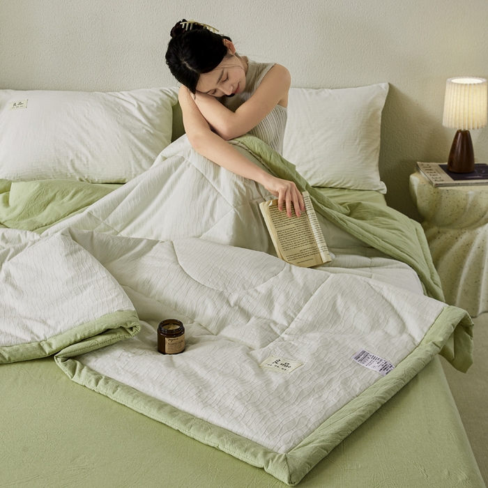 91家纺网 家纺一手货源 找家纺 恋人优选 2026新款波纹纱全棉提花夏被空调被 月牙白