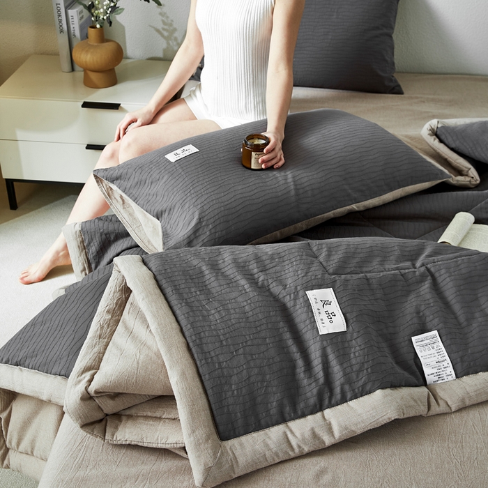 91家纺网 家纺一手货源 找家纺 恋人优选 2026新款波纹纱全棉提花夏被空调被 山屿灰