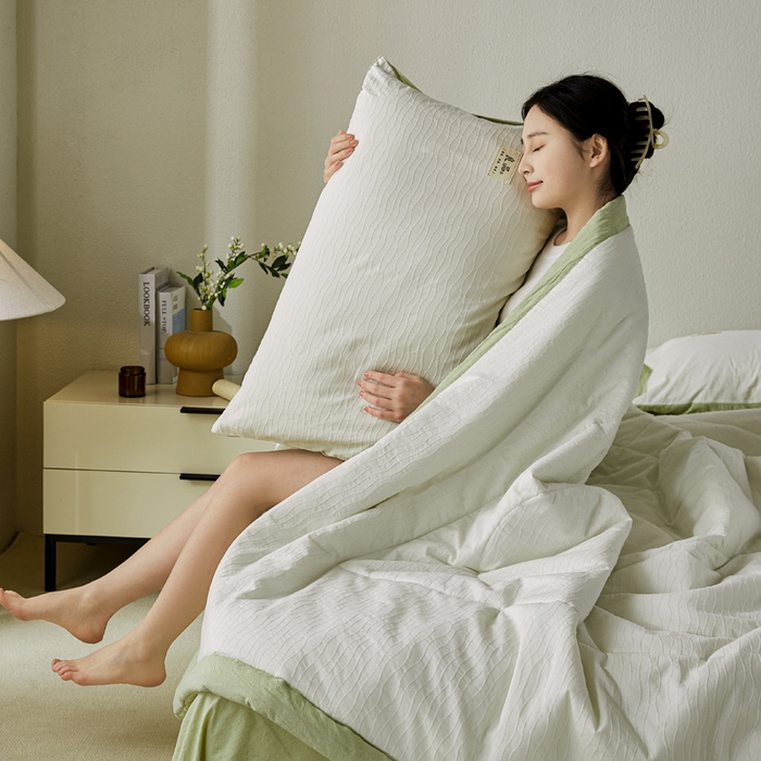 91家纺网 家纺一手货源 找家纺 恋人优选 2026新款波纹纱全棉提花夏被空调被 月牙白