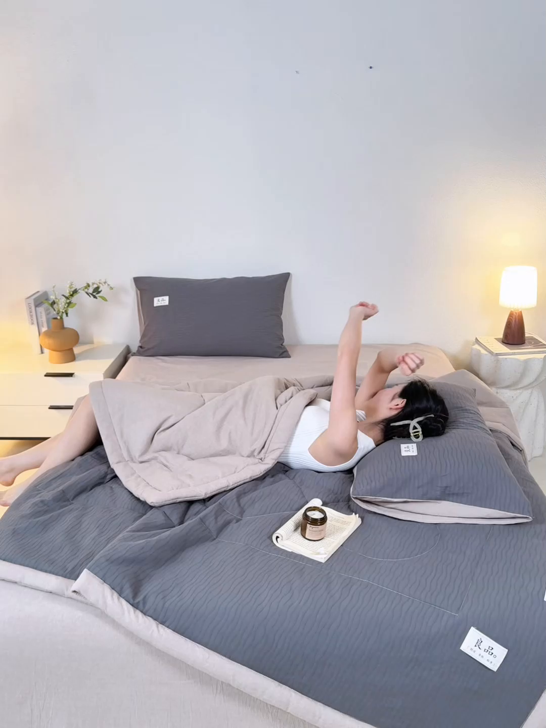 91家纺网 家纺一手货源 找家纺 恋人优选 2026新款波纹纱全棉提花夏被空调被 山屿灰