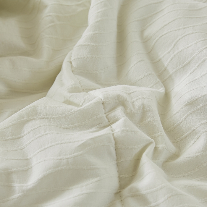 91家纺网 家纺一手货源 找家纺 恋人优选 2026新款波纹纱全棉提花夏被空调被 云雨白