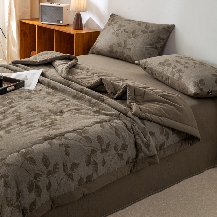 91家纺网 家纺一手货源 找家纺 恋人优选 2026新款樱花叶全棉提花夏被空调被 樱花叶-咖