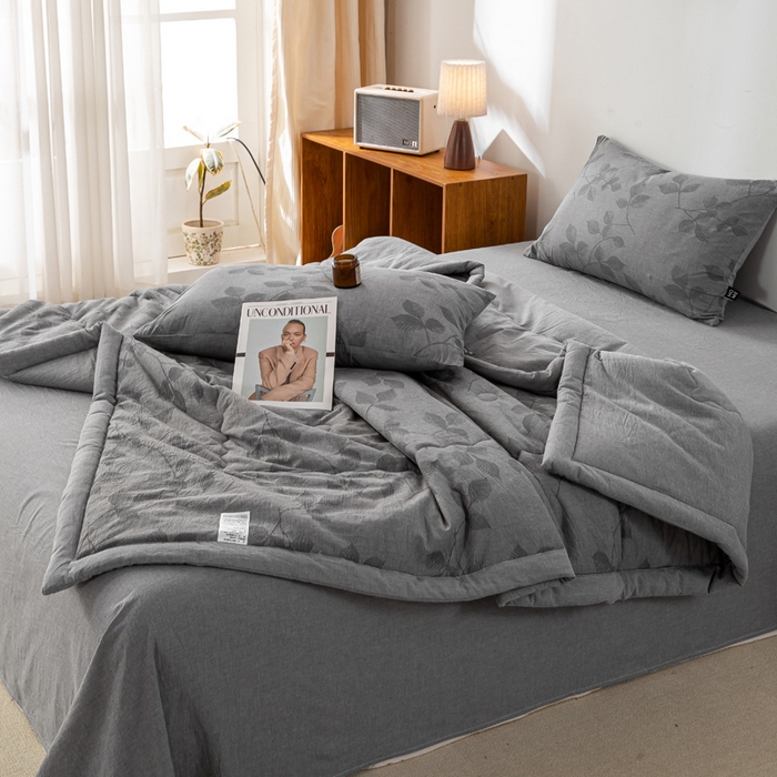 91家纺网 家纺一手货源 找家纺 恋人优选 2026新款樱花叶全棉提花夏被空调被 樱花叶-灰