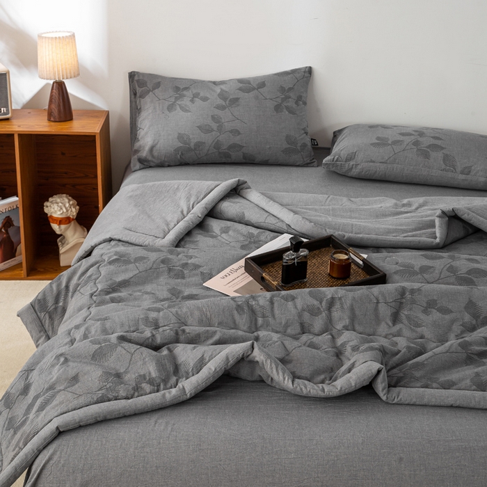 91家纺网 家纺一手货源 找家纺 恋人优选 2026新款樱花叶全棉提花夏被空调被 樱花叶-灰