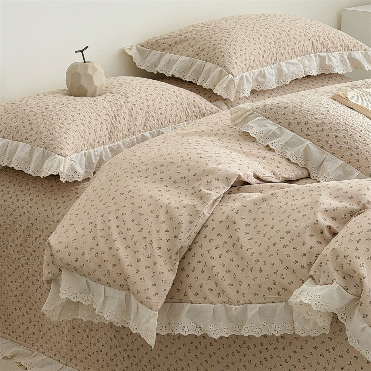 91家纺网 家纺一手货源 找家纺 佰织鑫家居 2026新款全棉法式砂洗棉花床盖款被套四件套 美拉德