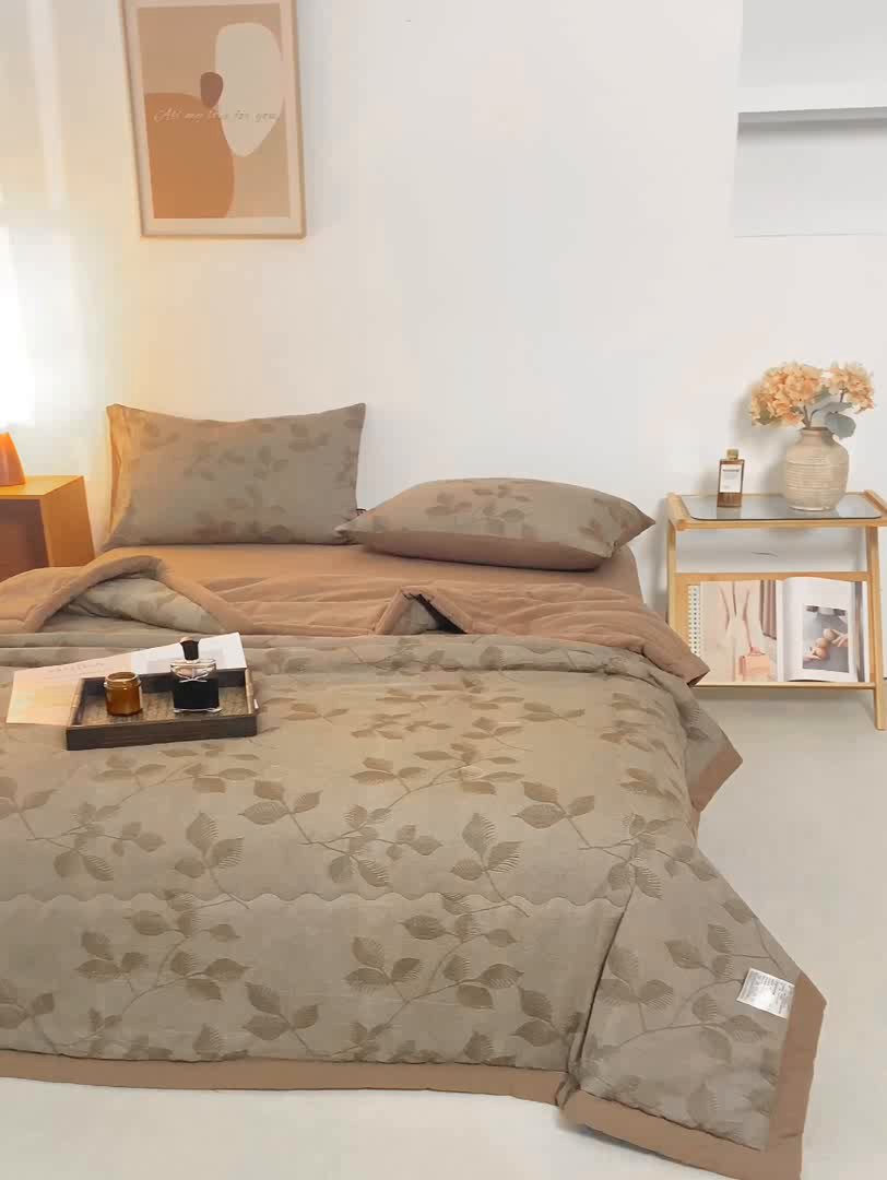 91家纺网 家纺一手货源 找家纺 恋人优选 2026新款樱花叶全棉提花夏被空调被 樱花叶-咖