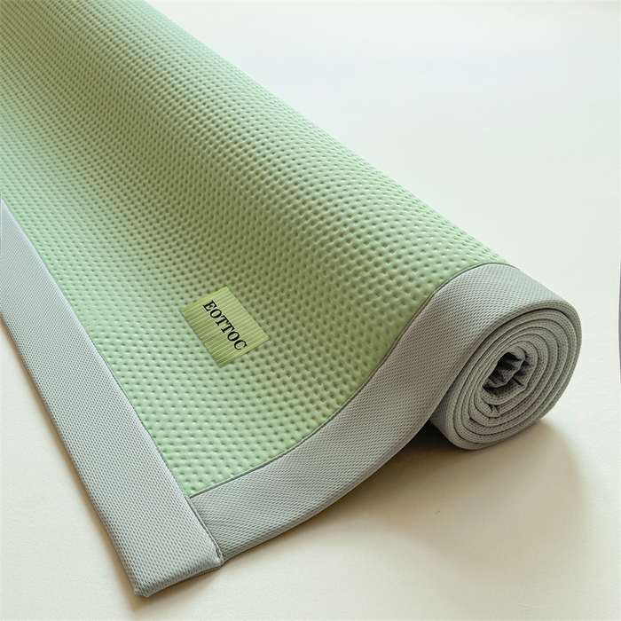 91家纺网 家纺一手货源 找家纺 雯豆家纺 2026春夏新款凉感丝豆豆凉席席子三件套冰丝软席三明治款平铺席子 凉感丝豆豆席-春辰绿