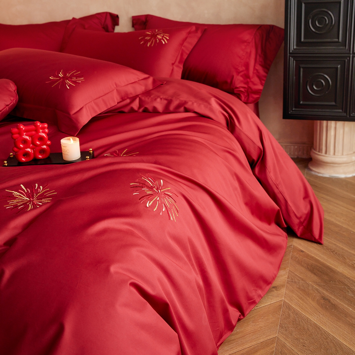 91家纺网 家纺一手货源 找家纺 （总）沐珩家纺 2026新款100S长绒棉贡缎刺绣四件套-烟火印迹