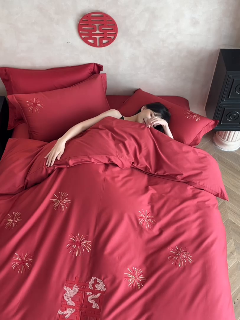 91家纺网 家纺一手货源 找家纺 （总）沐珩家纺 2026新款100S长绒棉贡缎刺绣四件套-烟火印迹
