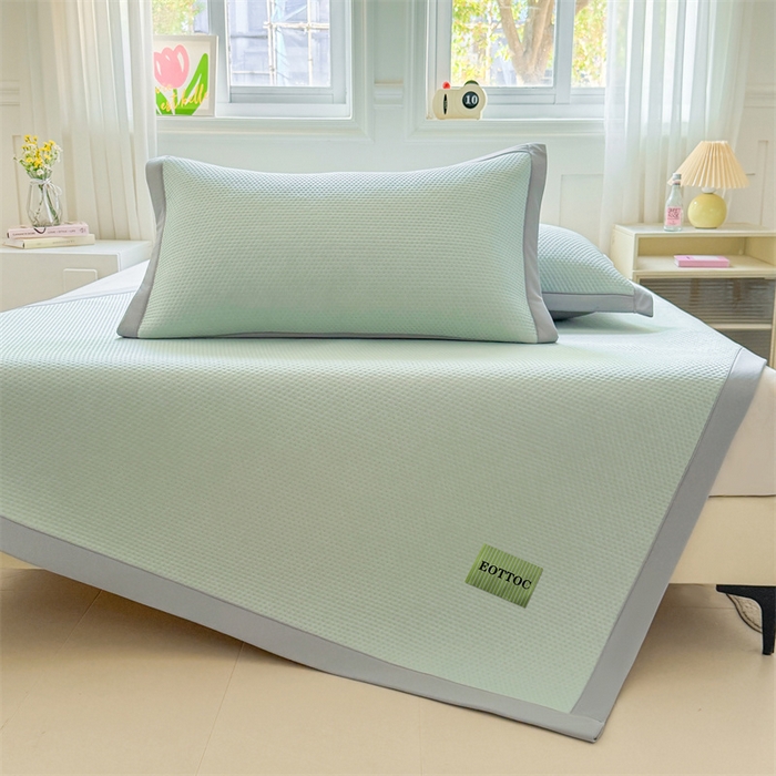 91家纺网 家纺一手货源 找家纺 雯豆家纺 2026春夏新款凉感丝豆豆凉席席子三件套冰丝软席三明治款平铺席子 凉感丝豆豆席-海港蓝