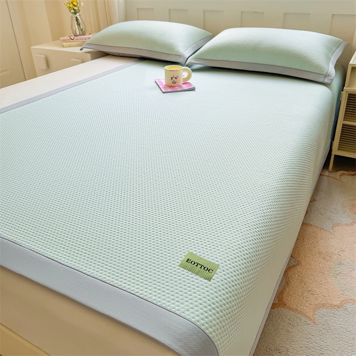 91家纺网 家纺一手货源 找家纺 雯豆家纺 2026春夏新款凉感丝豆豆凉席席子三件套冰丝软席三明治款平铺席子 凉感丝豆豆席-海港蓝