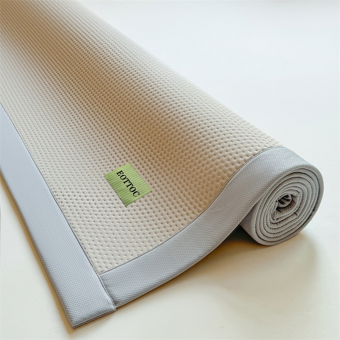 91家纺网 家纺一手货源 找家纺 雯豆家纺 2026春夏新款凉感丝豆豆凉席席子三件套冰丝软席三明治款平铺席子 凉感丝豆豆席-莫奈咖