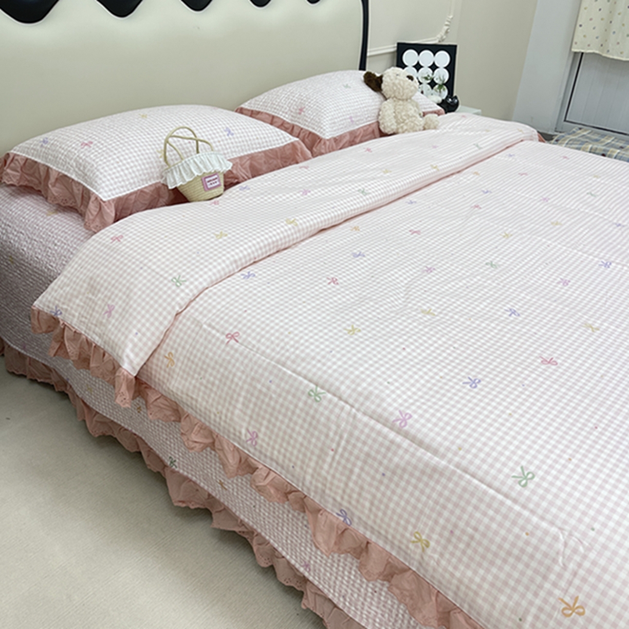 91家纺网 家纺一手货源 找家纺 禧瑞谷 2026新款法式纯棉床盖韩版花边床盖三件套四件套 粉格子蝴蝶结