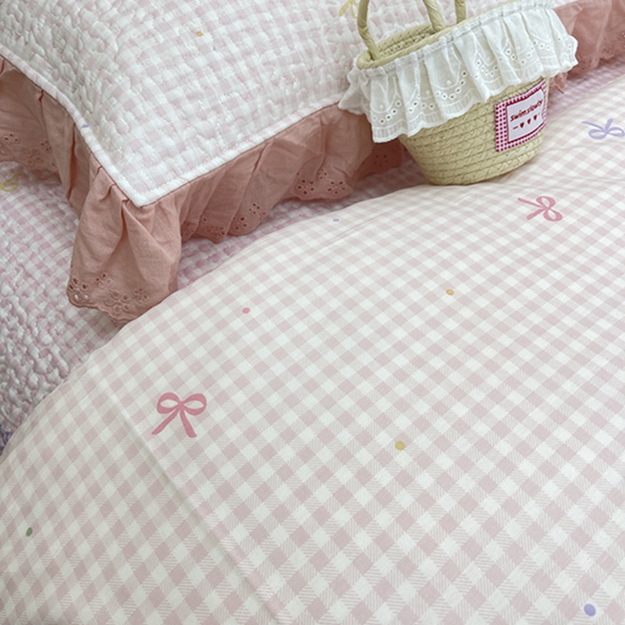 91家纺网 家纺一手货源 找家纺 禧瑞谷 2026新款法式纯棉床盖韩版花边床盖三件套四件套 粉格子蝴蝶结