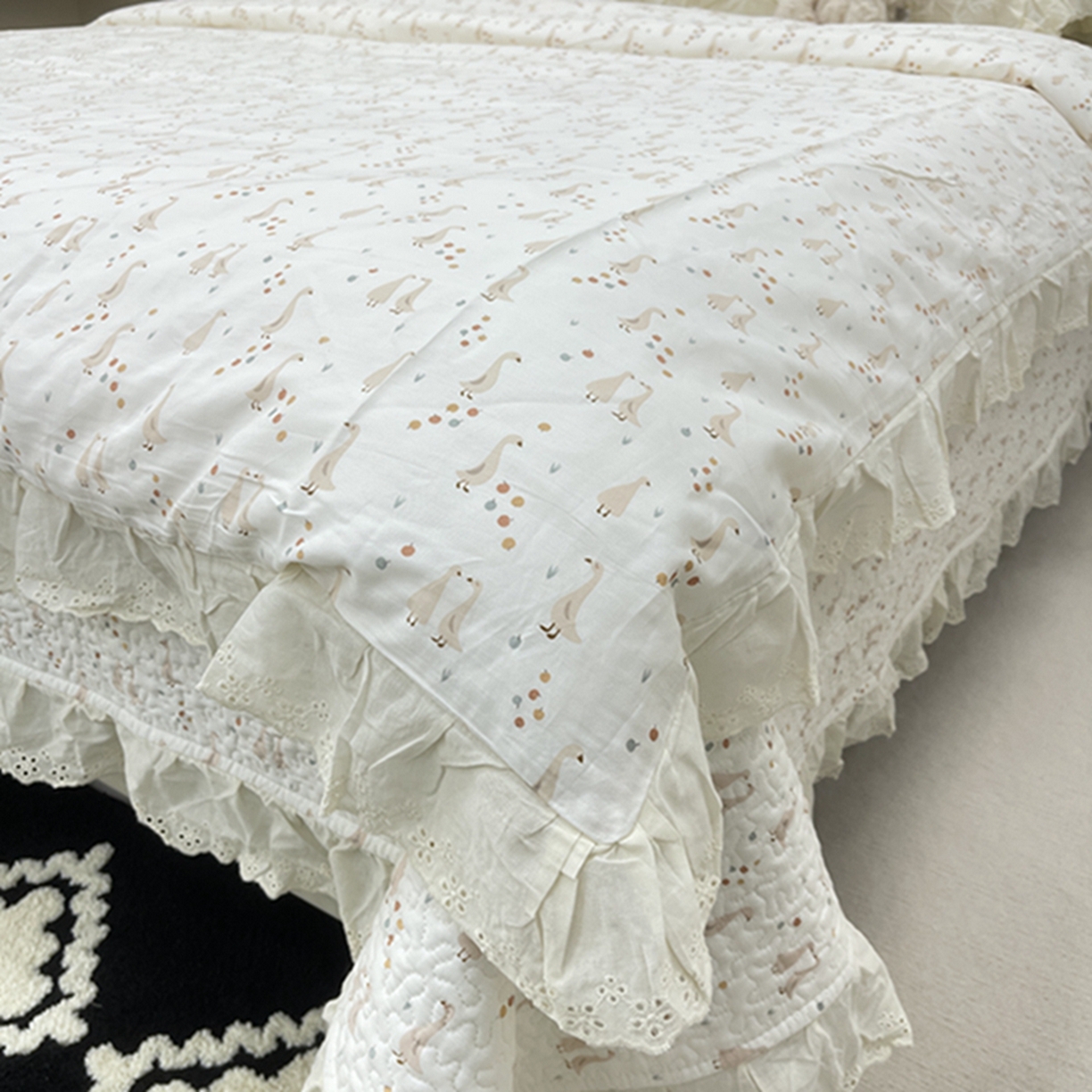 91家纺网 家纺一手货源 找家纺 禧瑞谷 2026新款法式纯棉床盖韩版花边床盖三件套四件套 可爱鹅