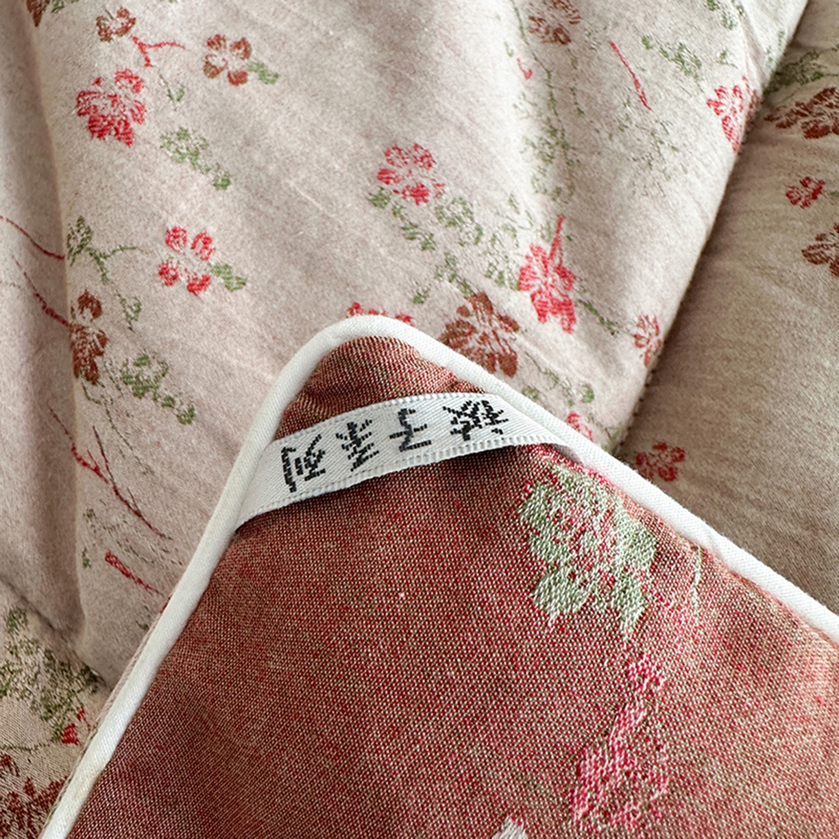 91家纺网 家纺一手货源 找家纺 睡棉坊 2026新款全棉色织提花双层纱夏被夏凉被空调被 雪梅