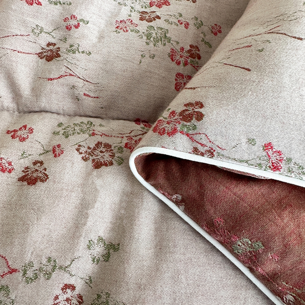 91家纺网 家纺一手货源 找家纺 睡棉坊 2026新款全棉色织提花双层纱夏被夏凉被空调被 雪梅