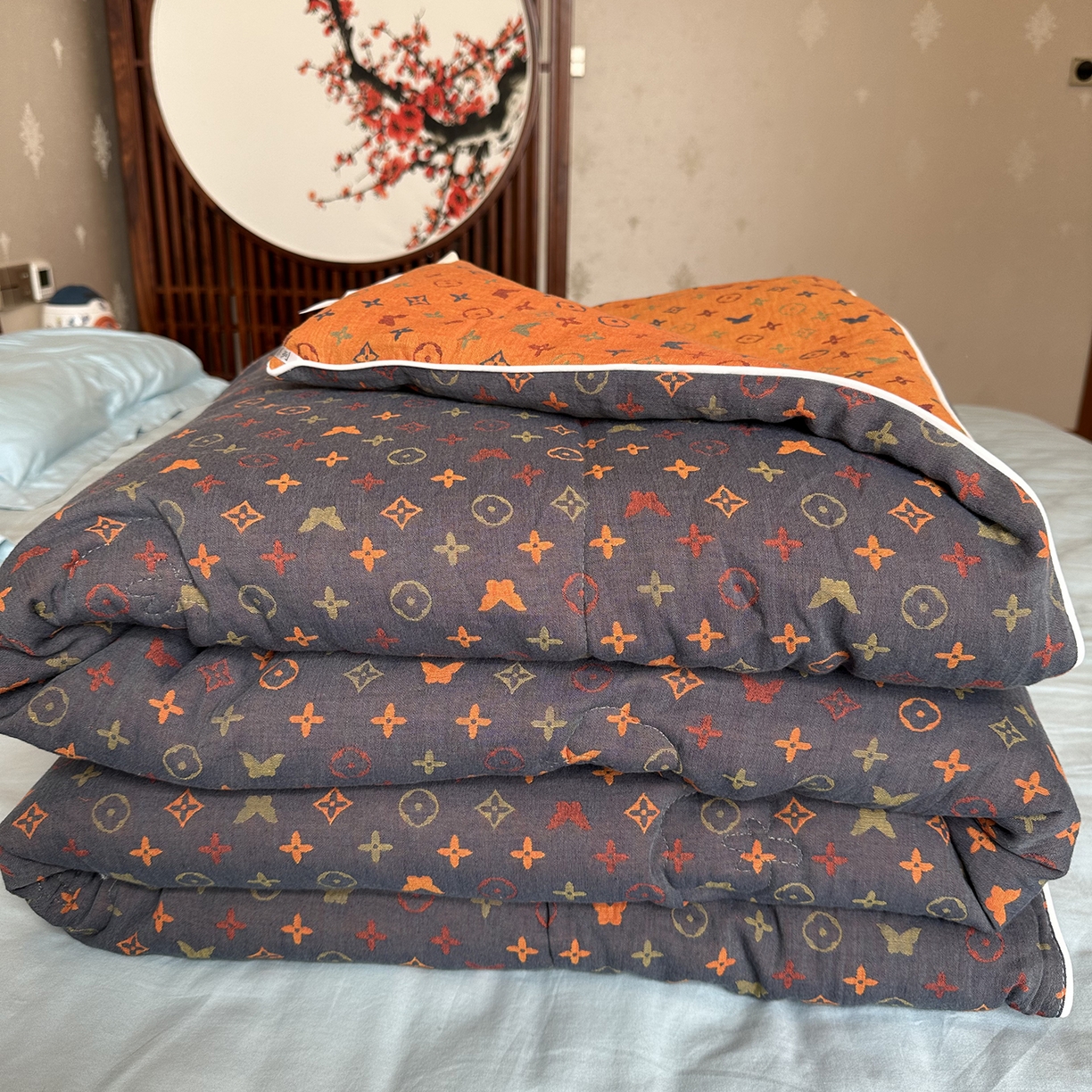 91家纺网 家纺一手货源 找家纺 睡棉坊 2026新款全棉色织提花双层纱夏被夏凉被空调被 絮语朦胧