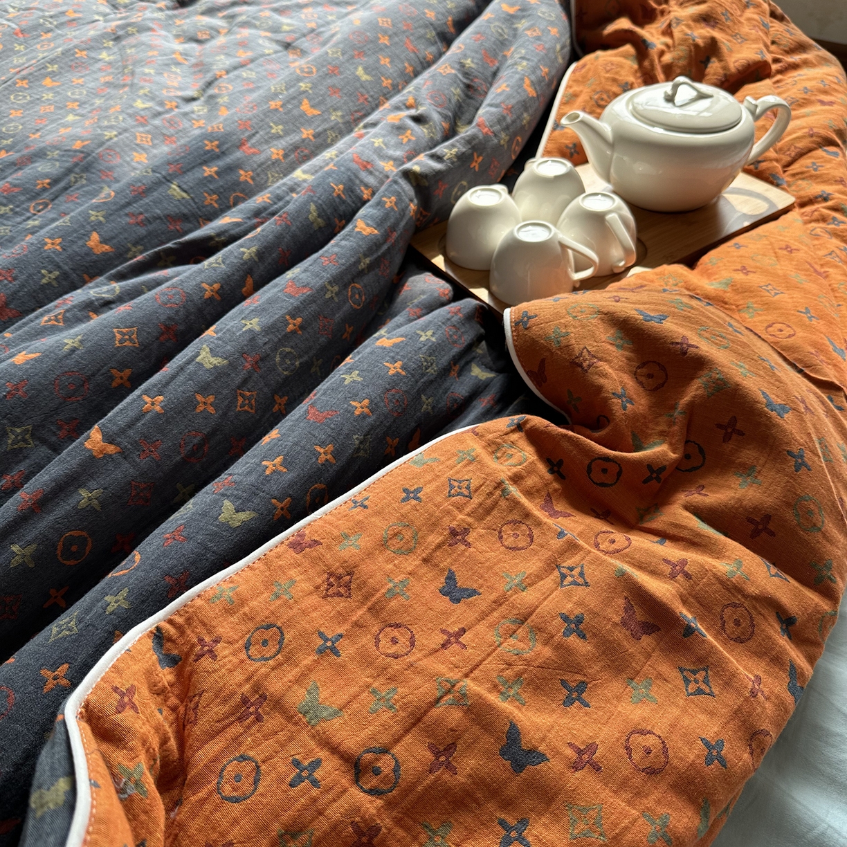 91家纺网 家纺一手货源 找家纺 睡棉坊 2026新款全棉色织提花双层纱夏被夏凉被空调被 絮语朦胧