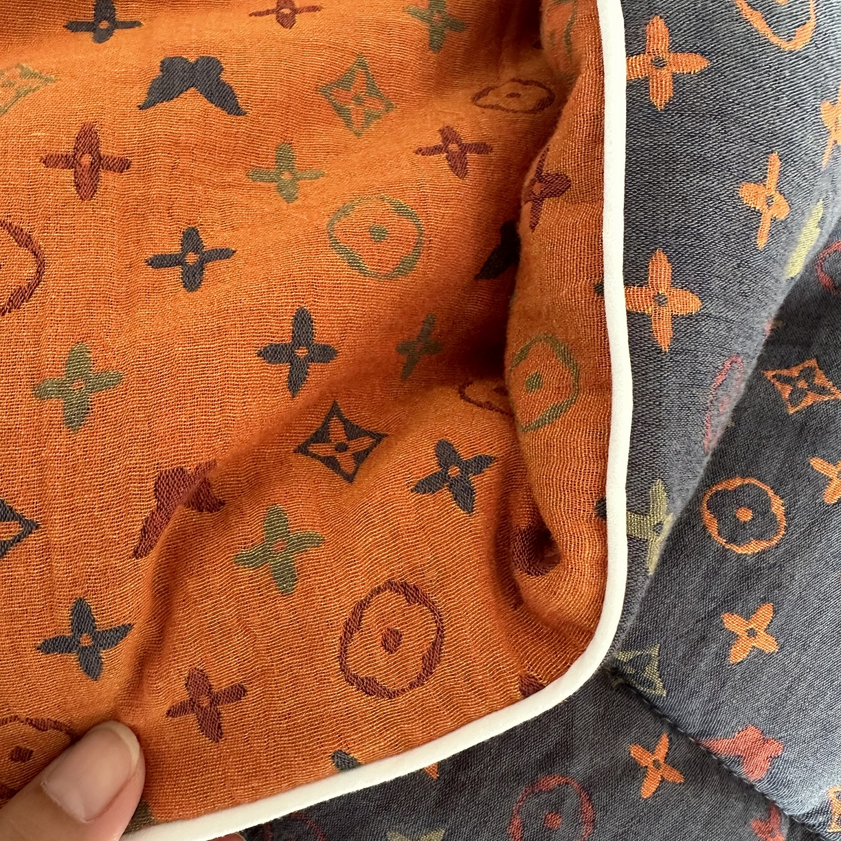 91家纺网 家纺一手货源 找家纺 睡棉坊 2026新款全棉色织提花双层纱夏被夏凉被空调被 絮语朦胧