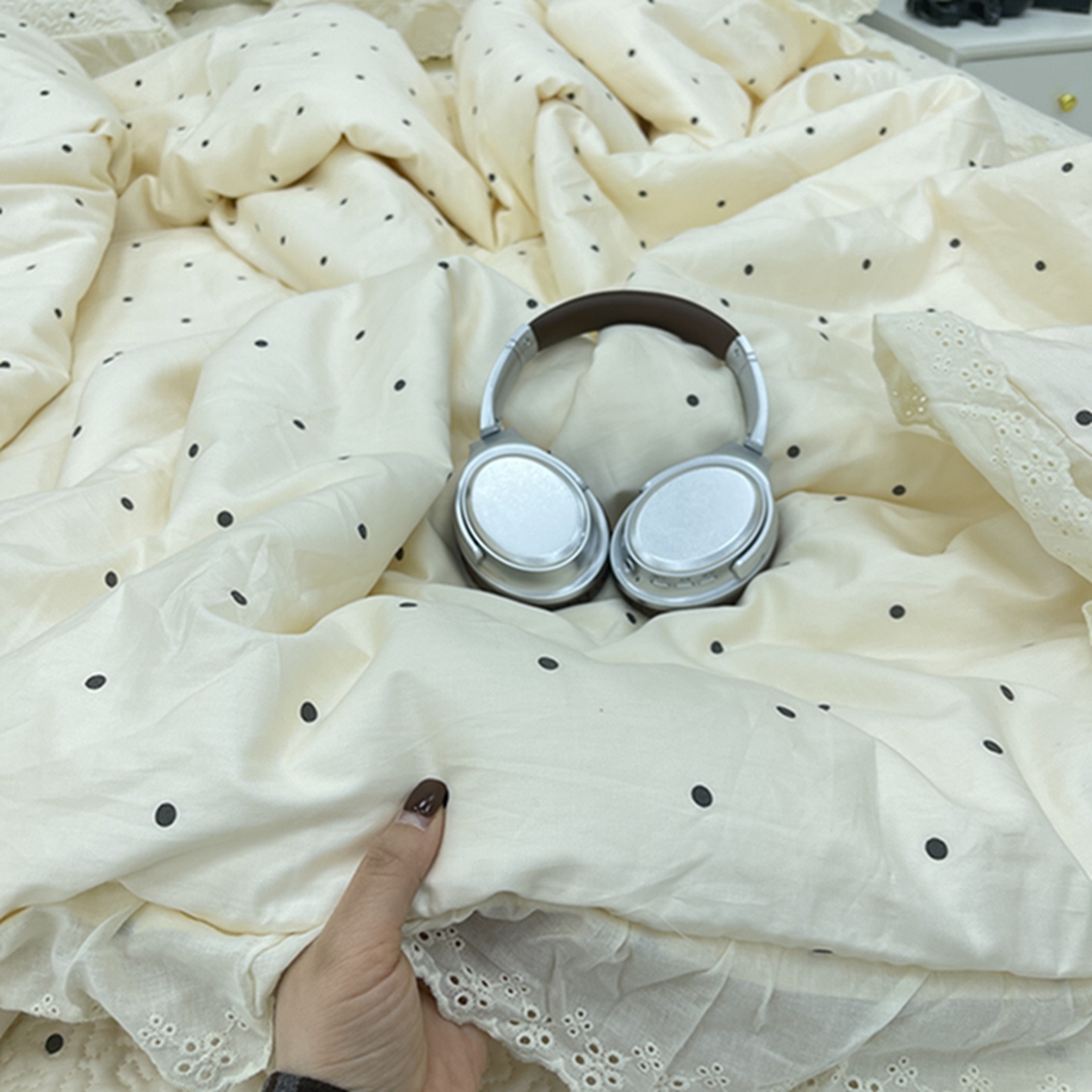 91家纺网 家纺一手货源 找家纺 禧瑞谷 2026新款法式纯棉床盖韩版花边床盖三件套四件套 奶茶波点